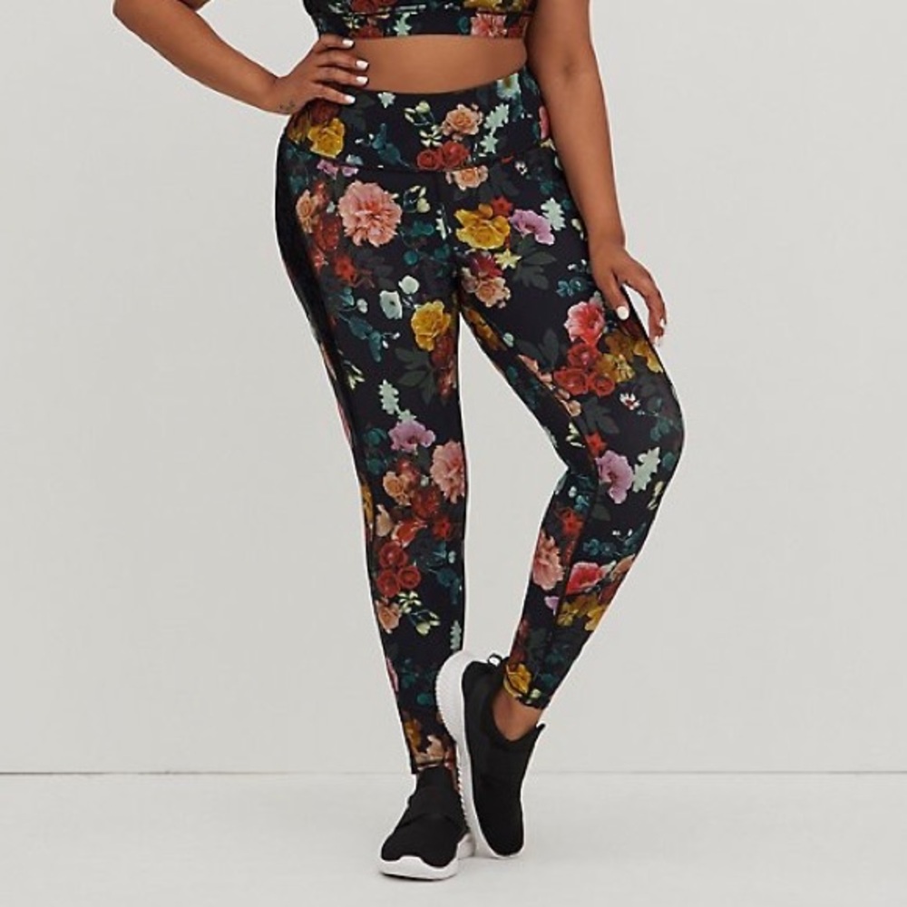 Torrid full length floral active legging.